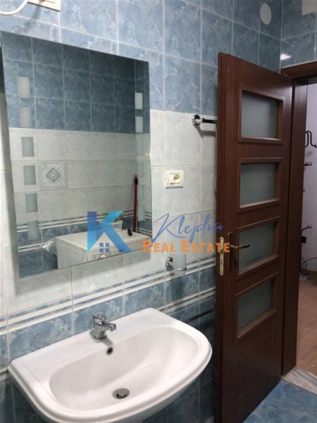 Tirane, jepet me qera apartament 1+1, Kati 3, 55 m² 600 € (Myslym Shyri)