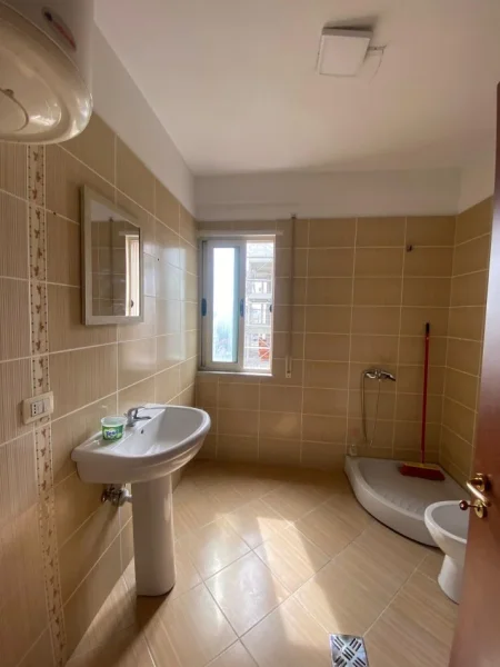 Tirane, jap me qera apartament , Kati 7, 107 m² 600 € (Jordan Misja)