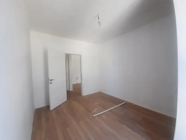 Tirane, jepet me qera apartament 2+1, Kati 3, 87 m² 700 € (Don Bosko)