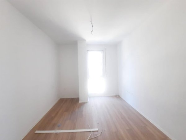 Tirane, jepet me qera apartament 2+1, Kati 3, 87 m² 700 € (Don Bosko)