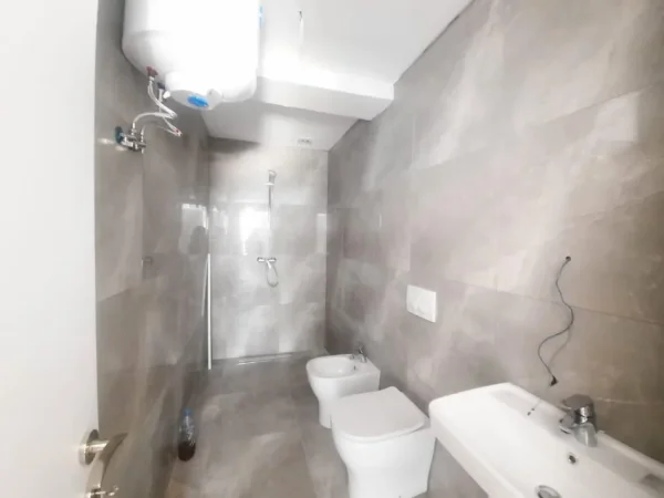 Tirane, jepet me qera apartament 2+1, Kati 3, 87 m² 700 € (Don Bosko)