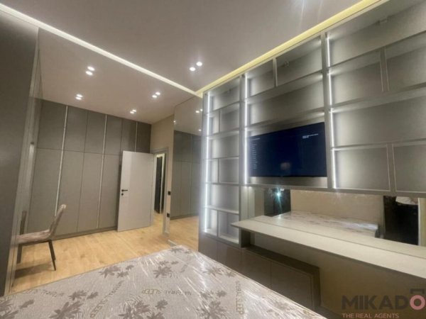 jepet me qera , , 85 m² 900 €