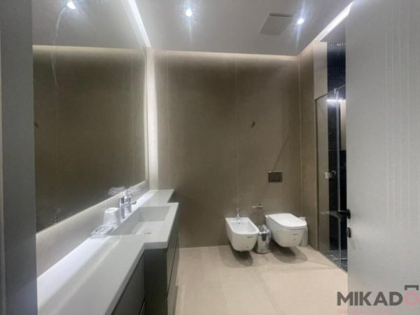 jepet me qera , , 85 m² 900 €