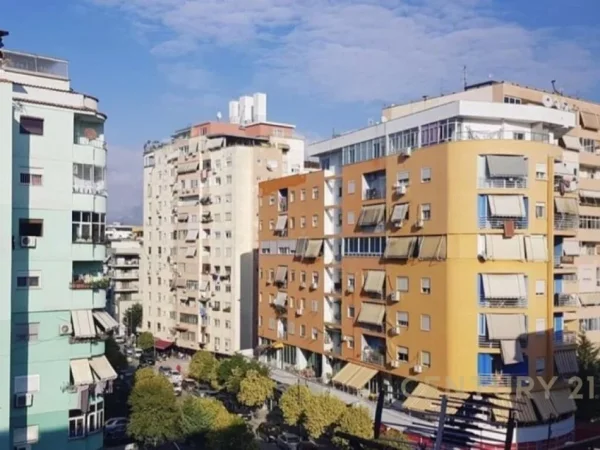 Tirane, Liste me oferta ambjent biznesi , Kati 0, 43 m² 160,000 € (Komuna Parisit)