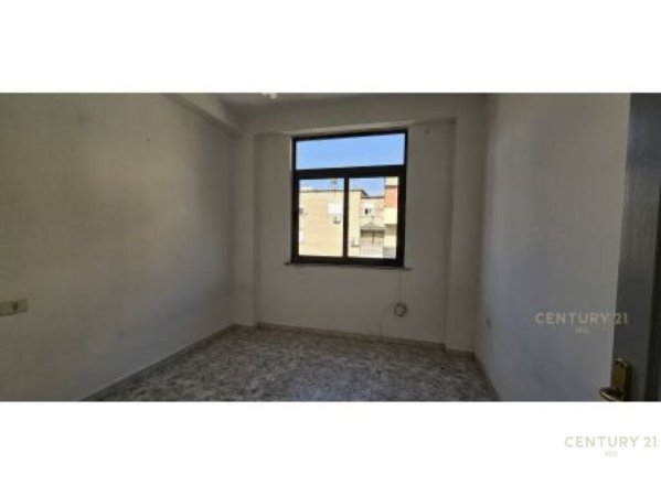 Tirane, shitet apartament , Kati 3, 93 m² 130,000 € 