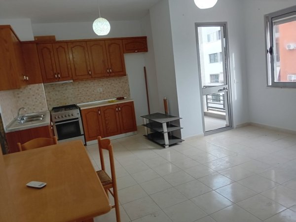 Tirane, shitet apartament 2+1+Ballkon, , 103 m² (Astir. Rruga Aleksandi Madh. Ne proces Hipotekimi. Pallat i vitit 2015.)