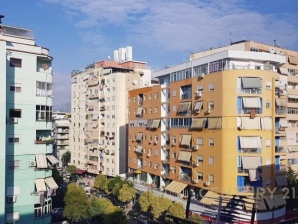 Tirane, shes ambjent biznesi , Kati 0, 43 m² 150,000 € (Komuna e Parisit)