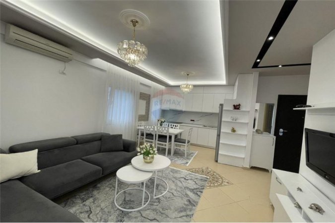 Tirane, jepet me qera apartament 1+1, Kati 5, 550 € (Liqeni i Thate)