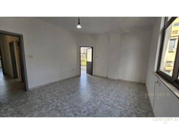 Tirane, shitet apartament 2+1, Kati 3, 93 m² 130,000 € (Ferit Xhajko)