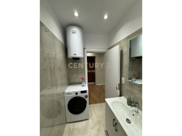 Tirane, jepet me qera apartament 1+1, Kati 1, 53 m² 450 € (Brryli)
