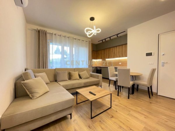 Tirane, jepet me qera apartament 1+1+Ballkon, Kati 0, 64 m² 700 € (Liqeni i Thatë)