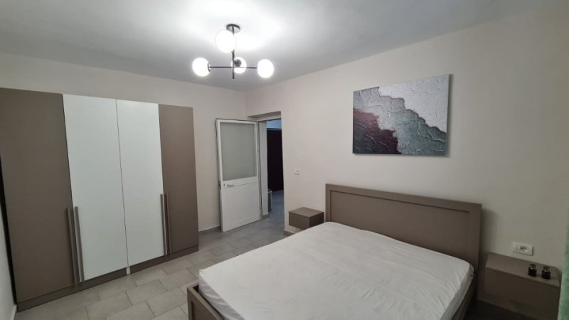 Tirane, jepet me qera 1+1, , 67 m² 470 € (21 Dhjetori)