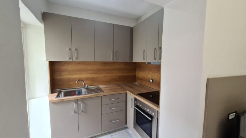 Tirane, jepet me qera 1+1, , 67 m² 470 € (21 Dhjetori)