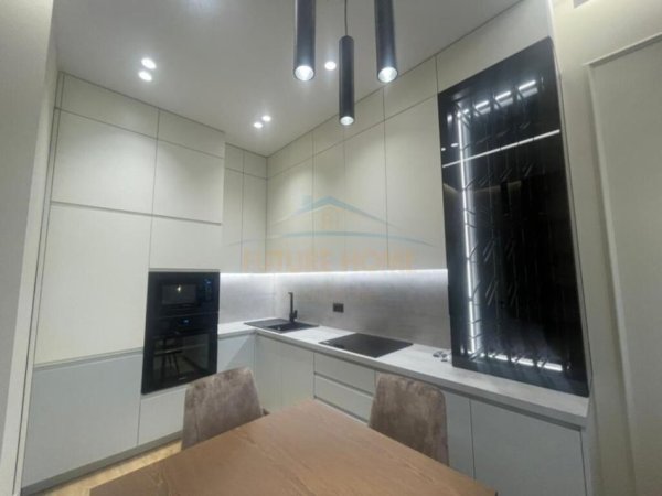 Tirane, jepet me qera apartament 1+1, Kati 2, 76 m² 900 € (Rruga e Kavajes)