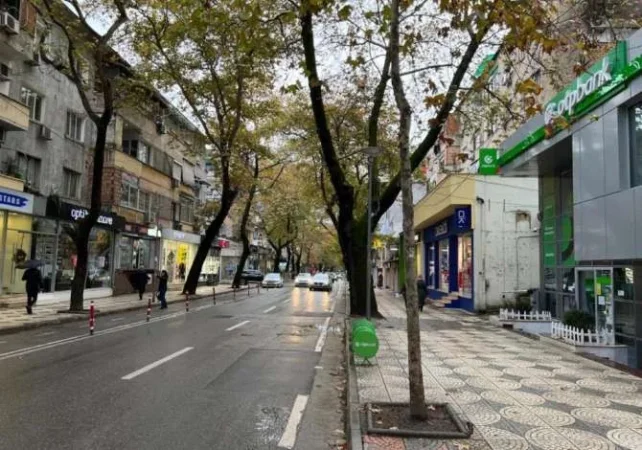 Tirane, jepet me qera zyre , Kati 0, 20 m² 350 € (Tregu Cam)