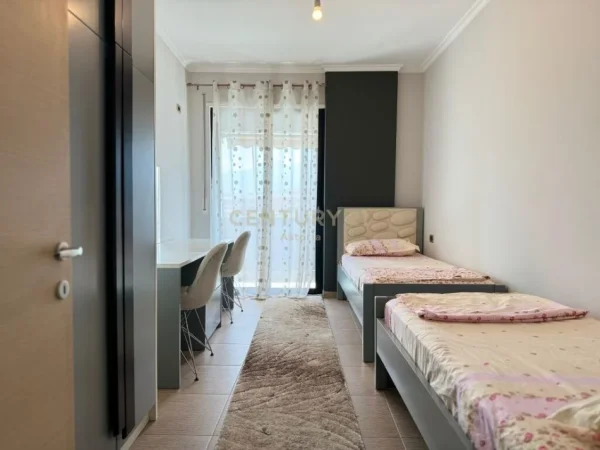 Tirane, jepet me qera 2+1+Ballkon, Kati 6, 113 m² 500 € (Astir)