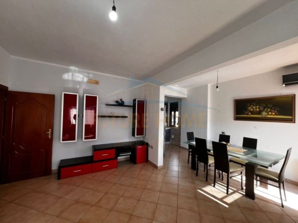Durres, shitet apartament 2+1, Kati 4, 86 m² 75,000 € (Spitali)