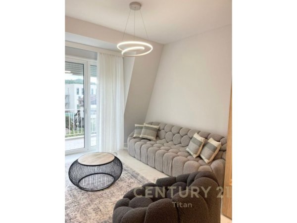 Tirane, jepet me qera apartament 2+1+Ballkon, Kati 3, 90 m² (Teg)