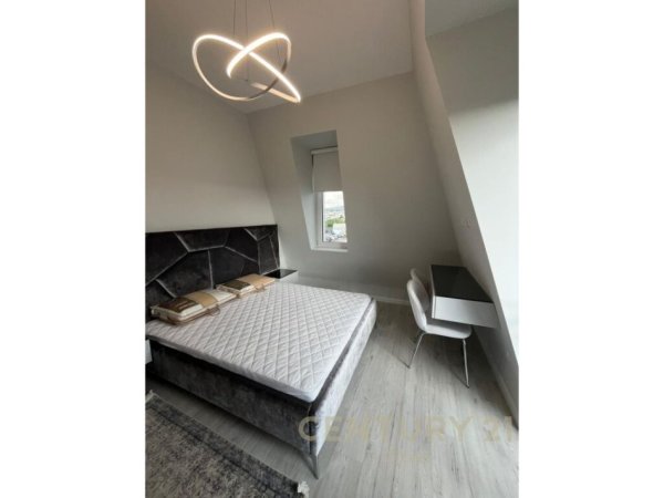 Tirane, jepet me qera apartament 2+1+Ballkon, Kati 3, 90 m² (Teg)