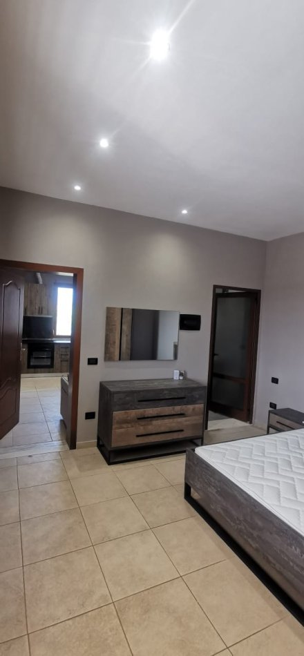 Rr. Todi Shkurti, jepet me qera shtepi 1+1, Kati 2, 70 m² 450 €