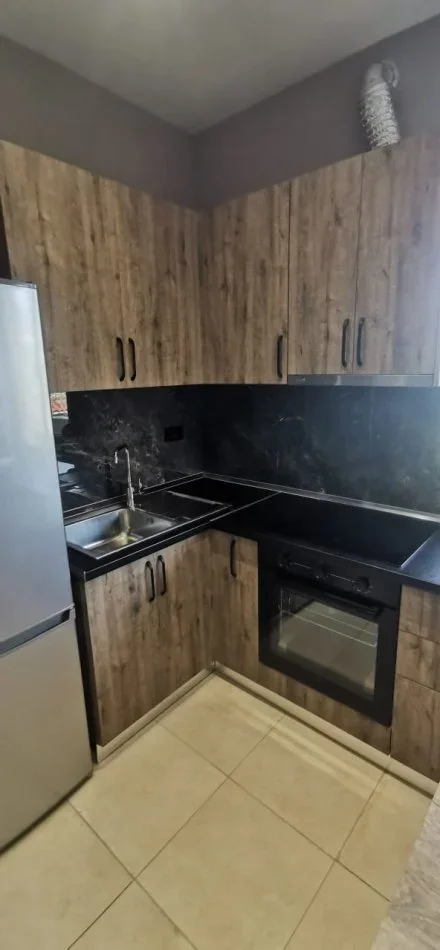 Rr. Todi Shkurti, jepet me qera shtepi 1+1, Kati 2, 70 m² 450 €