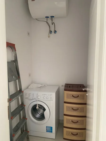 Tirane, jepet me qera apartament 1+1+Ballkon, Kati 2, 70 m² 400 € (Ali demi , prane markates se vjeter)