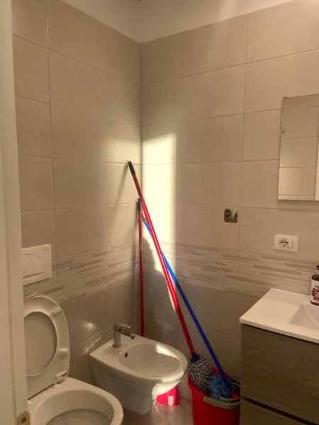 Tirane, shitet apartament 1+1+Ballkon, Kati 1, 70 m² (rruga Ali Dem)