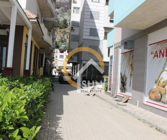 Shkoder, shitet ambjent biznesi , Kati 0, 138 m² 190,000 € (SHENGJIN)