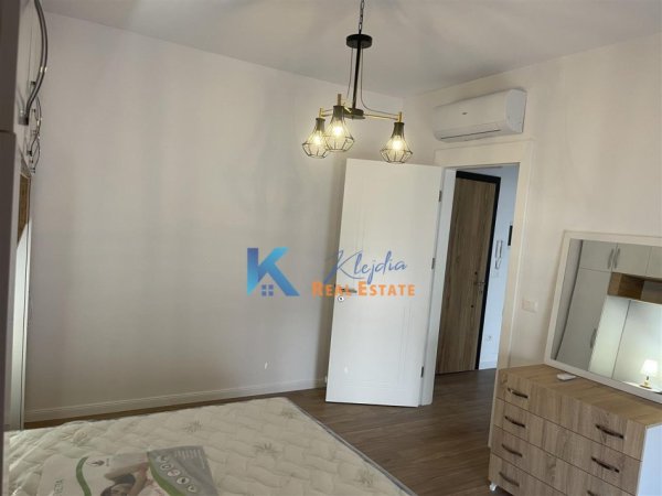 Tirane, jepet me qera apartament 1+1+Ballkon, Kati 3, 71 m² 400 € (selite)