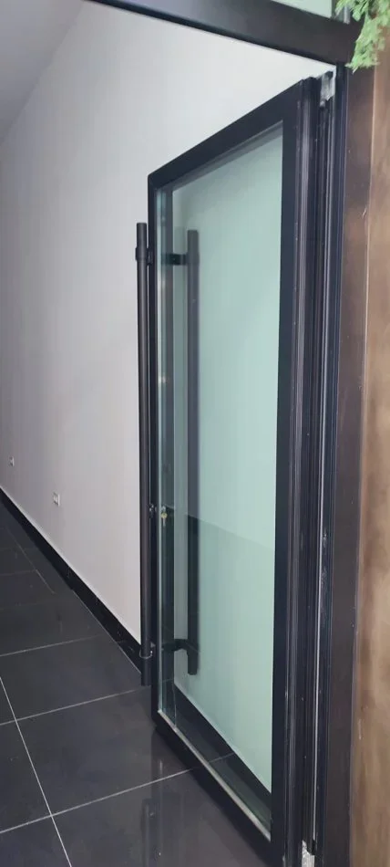 Tirane, jepet me qera ambjent biznesi , Kati 0, 25 m² 500 € (rruga e kavajes)