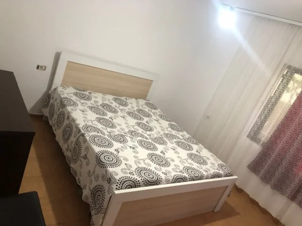 Tirane, jepet me qera apartament 1+1, Kati 0, 70 m² 350 € (Shkolla "Dhora Leka")