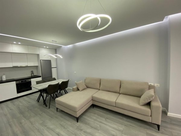 Tirane, jepet me qera apartament 1+1+Ballkon, Kati 8, 72 m² 550 € (square 21)