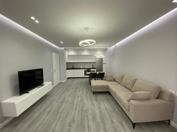 Tirane, jepet me qera apartament 1+1+Ballkon, Kati 8, 72 m² 550 € (square 21)