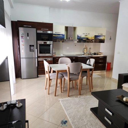 Jepet Me Qera Apartament 1+1 Tek Fresku [ID P0190]