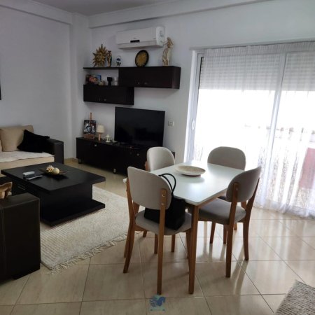 Jepet Me Qera Apartament 1+1 Tek Fresku [ID P0190]