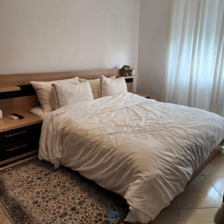 Jepet Me Qera Apartament 1+1 Tek Fresku [ID P0190]