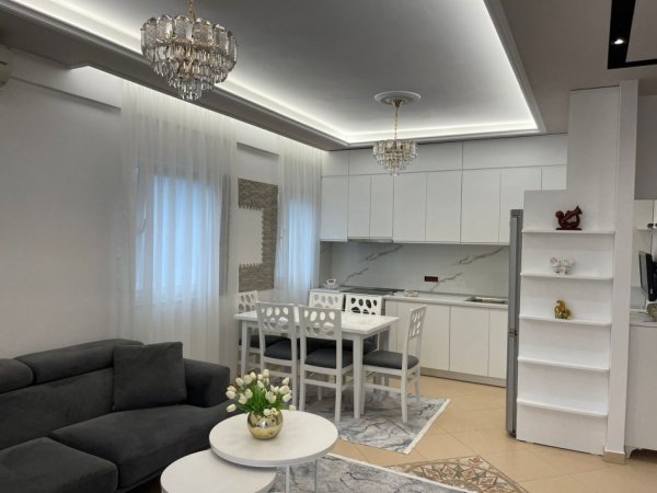 Liqeni I Thate, jepet me qera apartament 1+1+Ballkon, Kati 2, 70 m² 550 €