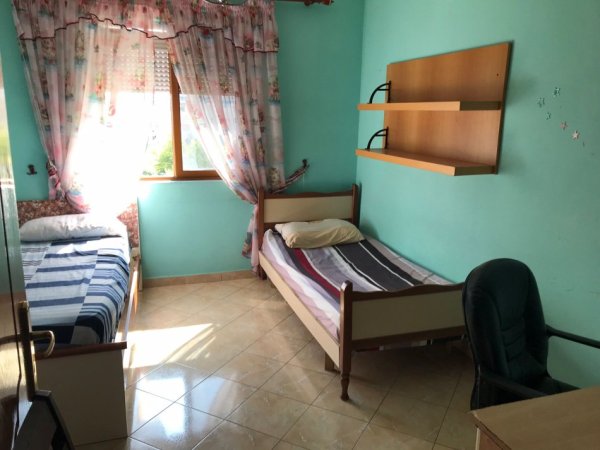 Tirane, jepet me qera apartament 2+1, Kati 3, 70 m² 400 € (perball maternitetit)