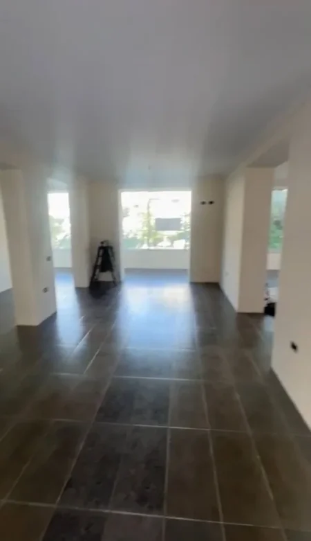 Tirane, ambjent biznesi , Kati 2, 1,000 m² 1,500 € (Vasil Shanto)