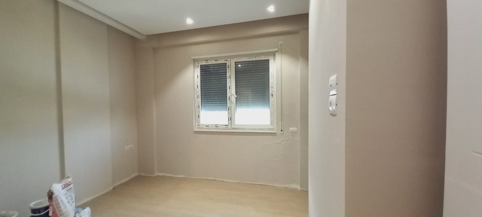 Tirane, jepet me qera ambjent biznesi Kati 3, 101 m² 800 € (Jepet me qira zyre tek rreth rrotullimi Kinostudio