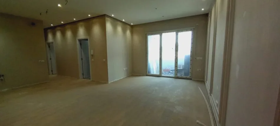 Tirane, jepet me qera ambjent biznesi Kati 3, 101 m² 800 € (Jepet me qira zyre tek rreth rrotullimi Kinostudio