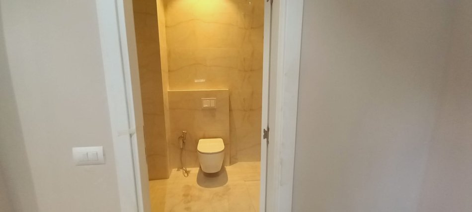 Tirane, jepet me qera ambjent biznesi Kati 3, 101 m² 800 € (Jepet me qira zyre tek rreth rrotullimi Kinostudio