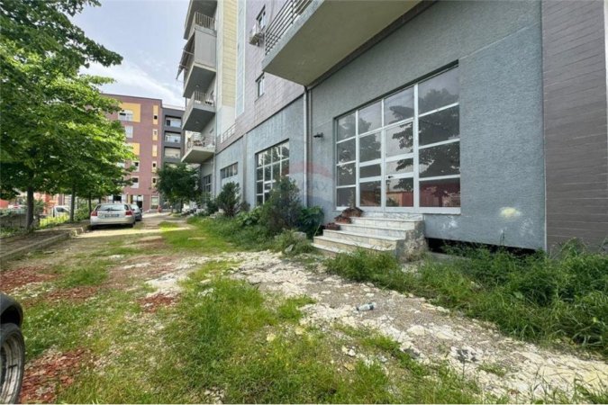 Tirane, jepet me qera dyqan Kati 0, 100 m² 350 € (DYQAN PER QIRA NE SELITE TE VJETER!