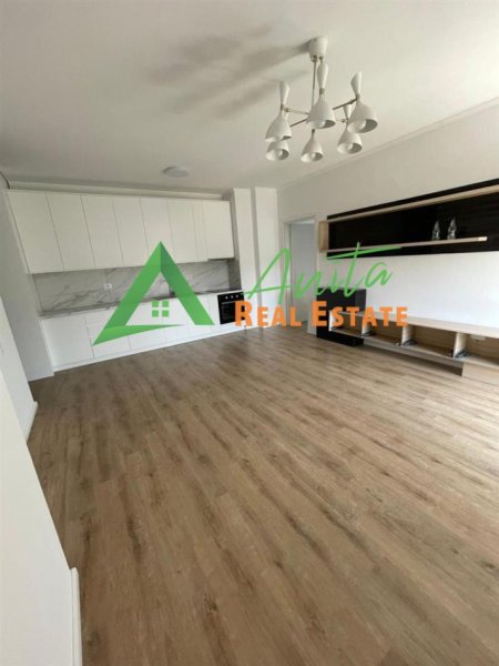 Tirane, jepet me qera apartament 2+1+Ballkon Kati 7, 105 m² 400 € (Ali Demi