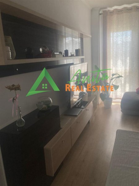 Tirane, jepet me qera apartament 2+1+Ballkon Kati 7, 105 m² 400 € (Ali Demi