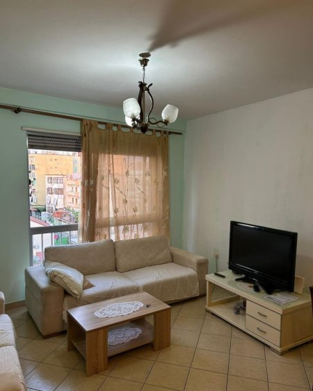 Tirane, jepet me qera apartament 2+1+Ballkon Kati 4, 106 m² 450 €