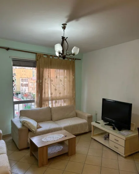 Tirane, jepet me qera apartament 2+1+Ballkon Kati 4, 106 m² 450 €