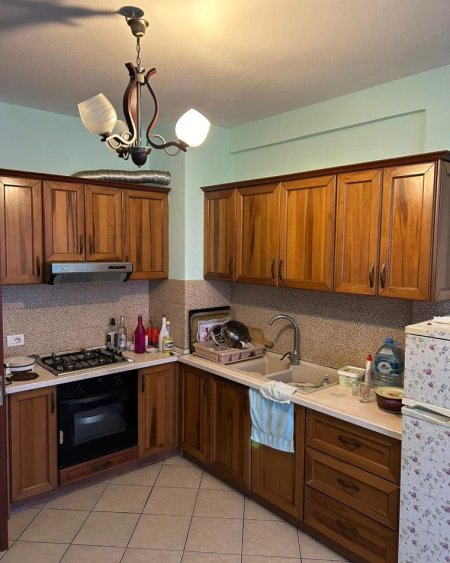 Tirane, jepet me qera apartament 2+1+Ballkon Kati 4, 106 m² 450 €