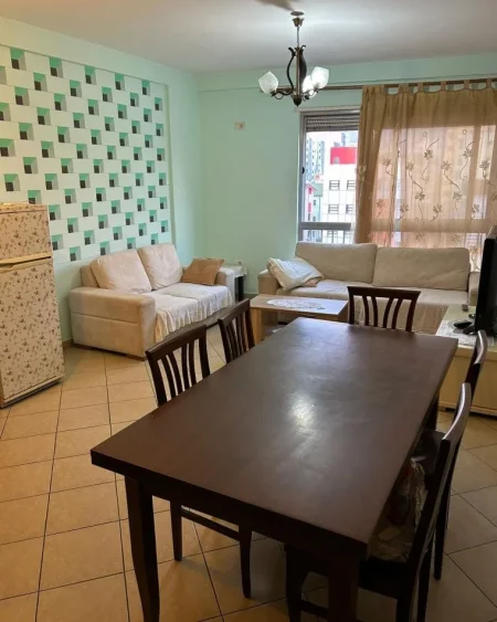 Tirane, jepet me qera apartament 2+1+Ballkon Kati 4, 106 m² 450 €