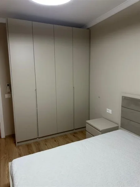 Tirane, jepet me qera apartament 1+1 Kati 5, 62 m² 400 € (Astir, Kompleksi Vila L 2